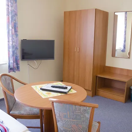 Zum Wikinger Отель Несмерзиль